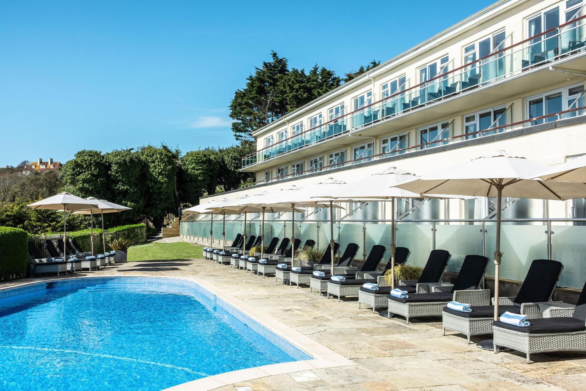 Hotel Cristina St Lawrence Exterior photo